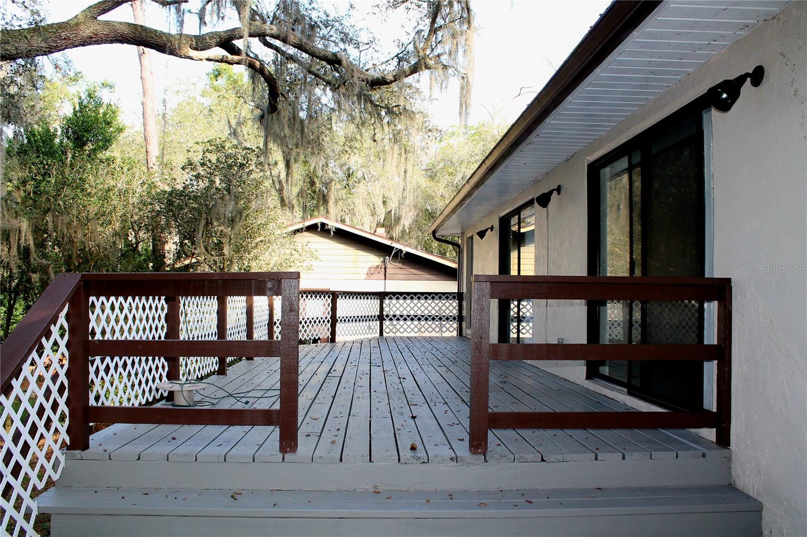 WOODLAND HILLS - Residential