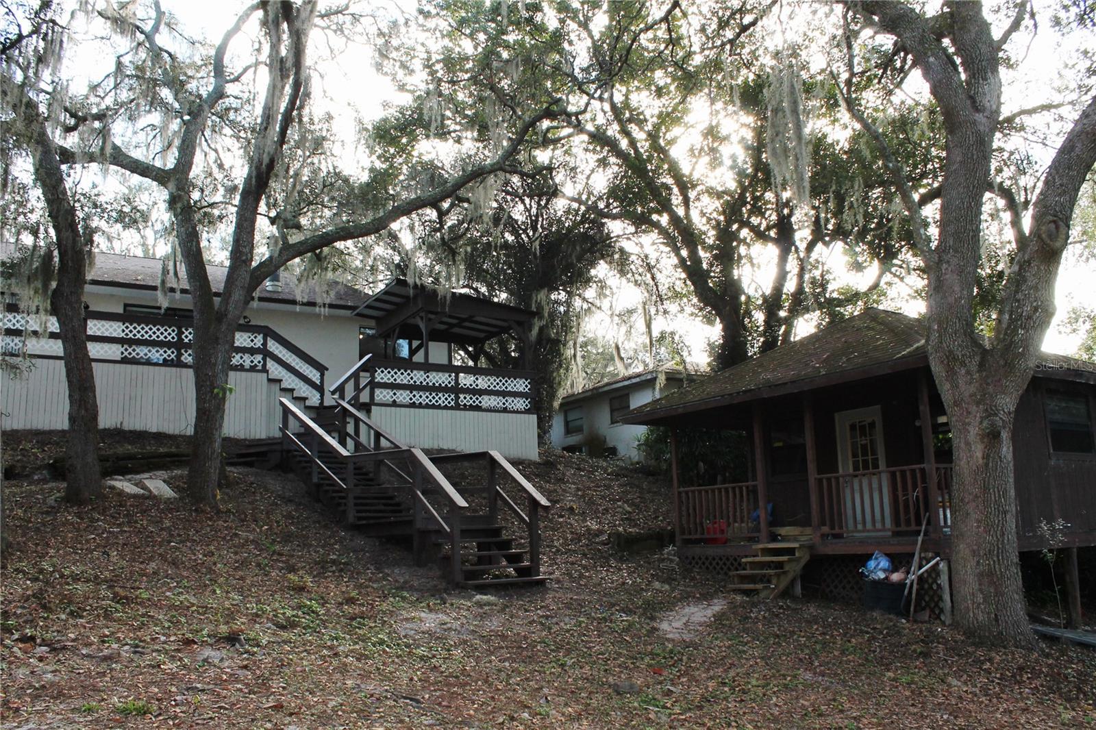 WOODLAND HILLS - Residential