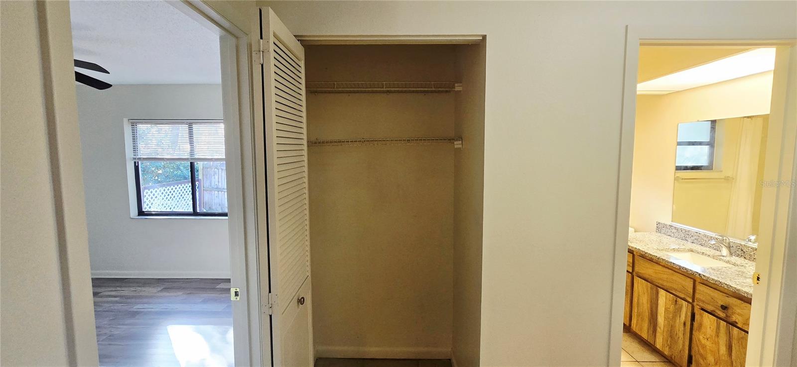 WOODLAND HILLS - Residential