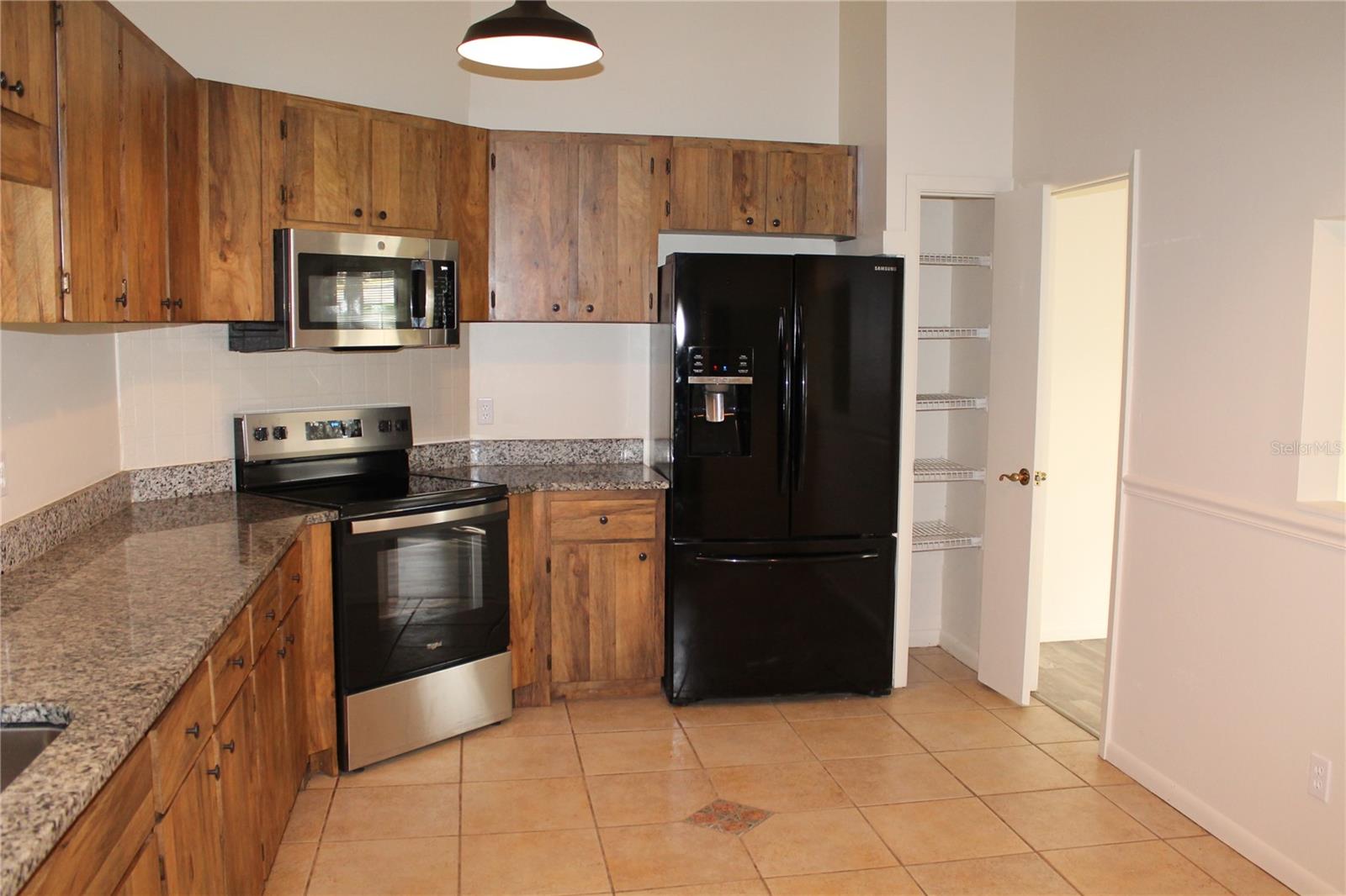 WOODLAND HILLS - Residential