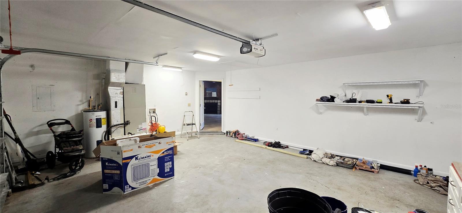 WOODLAND HILLS - Residential