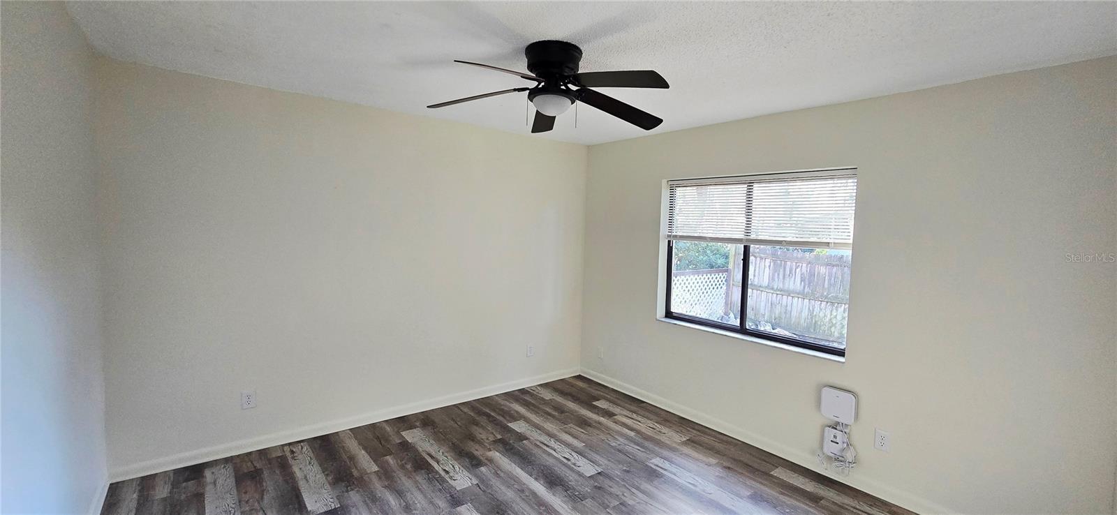 WOODLAND HILLS - Residential