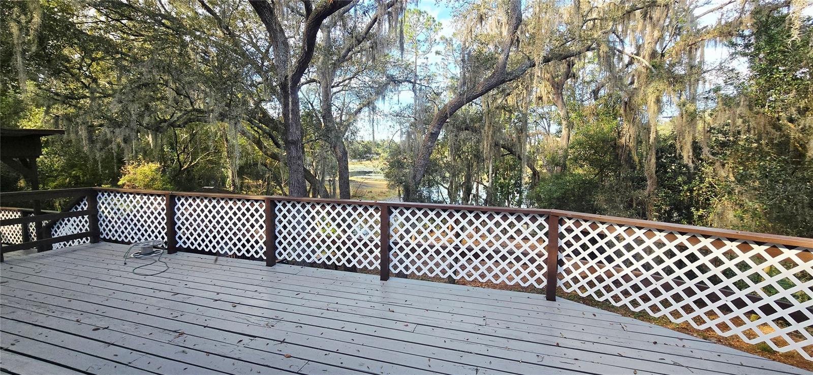 WOODLAND HILLS - Residential