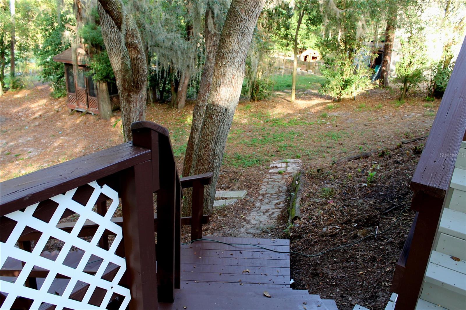 WOODLAND HILLS - Residential