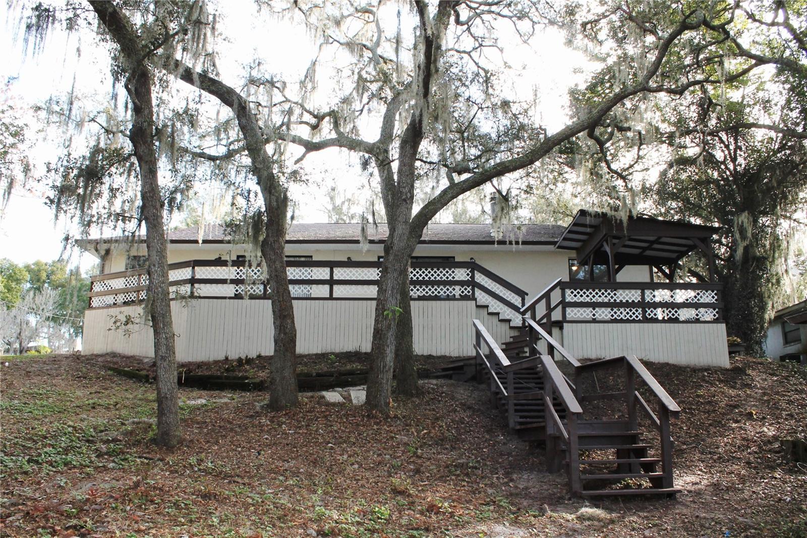 WOODLAND HILLS - Residential