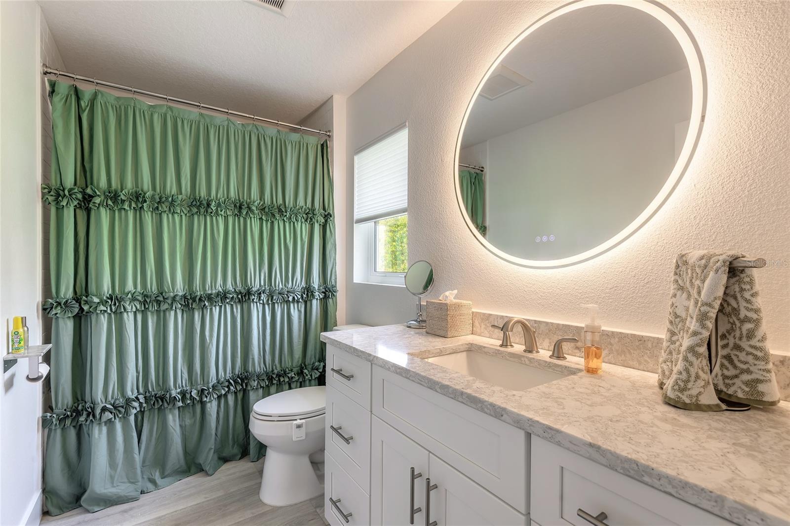 LIGHTHOUSE SHORES - Residential