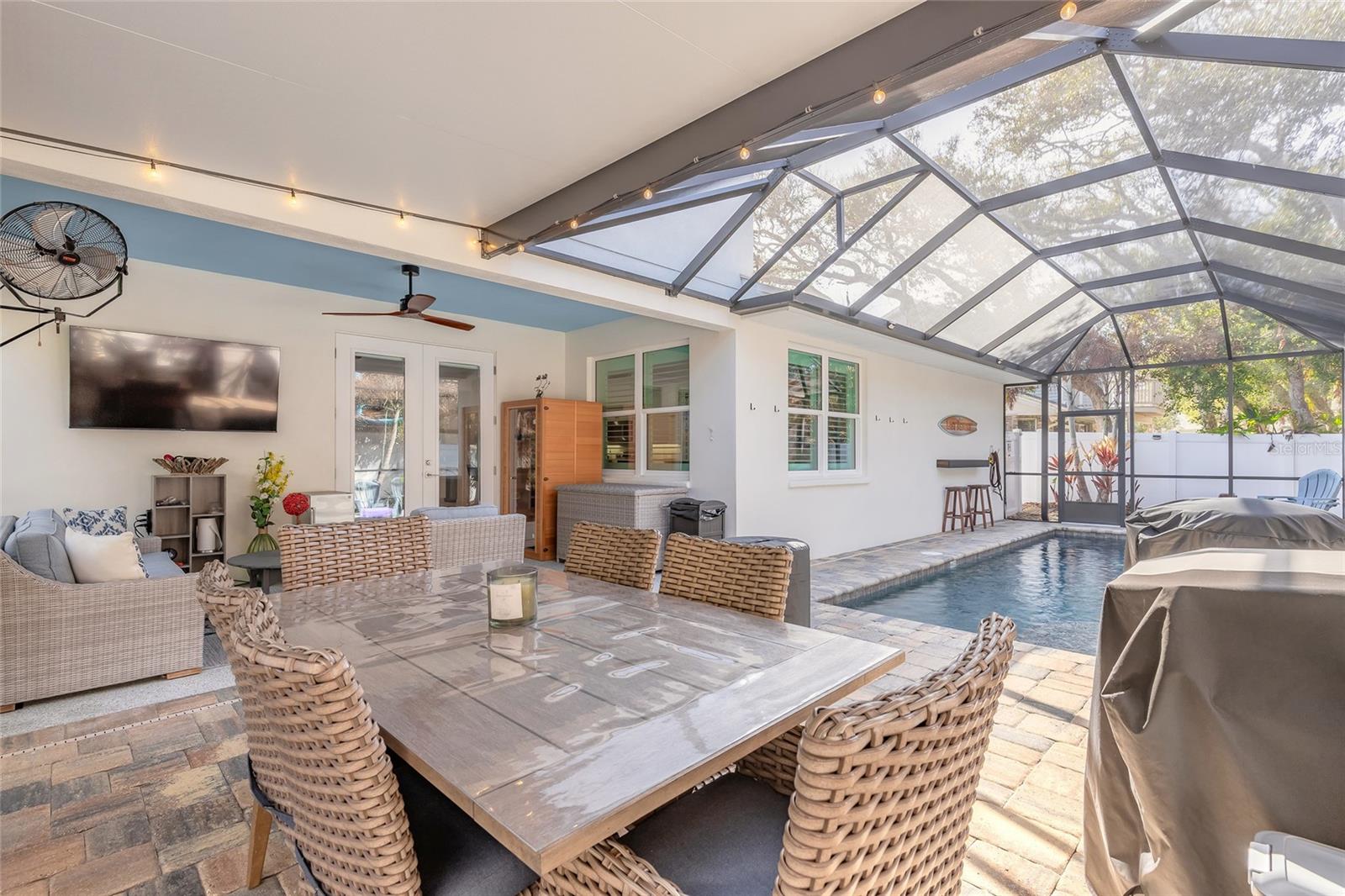 LIGHTHOUSE SHORES - Residential