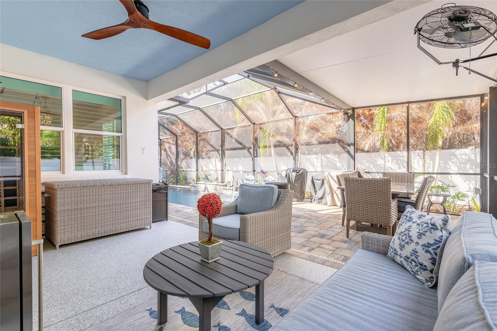 LIGHTHOUSE SHORES - Residential