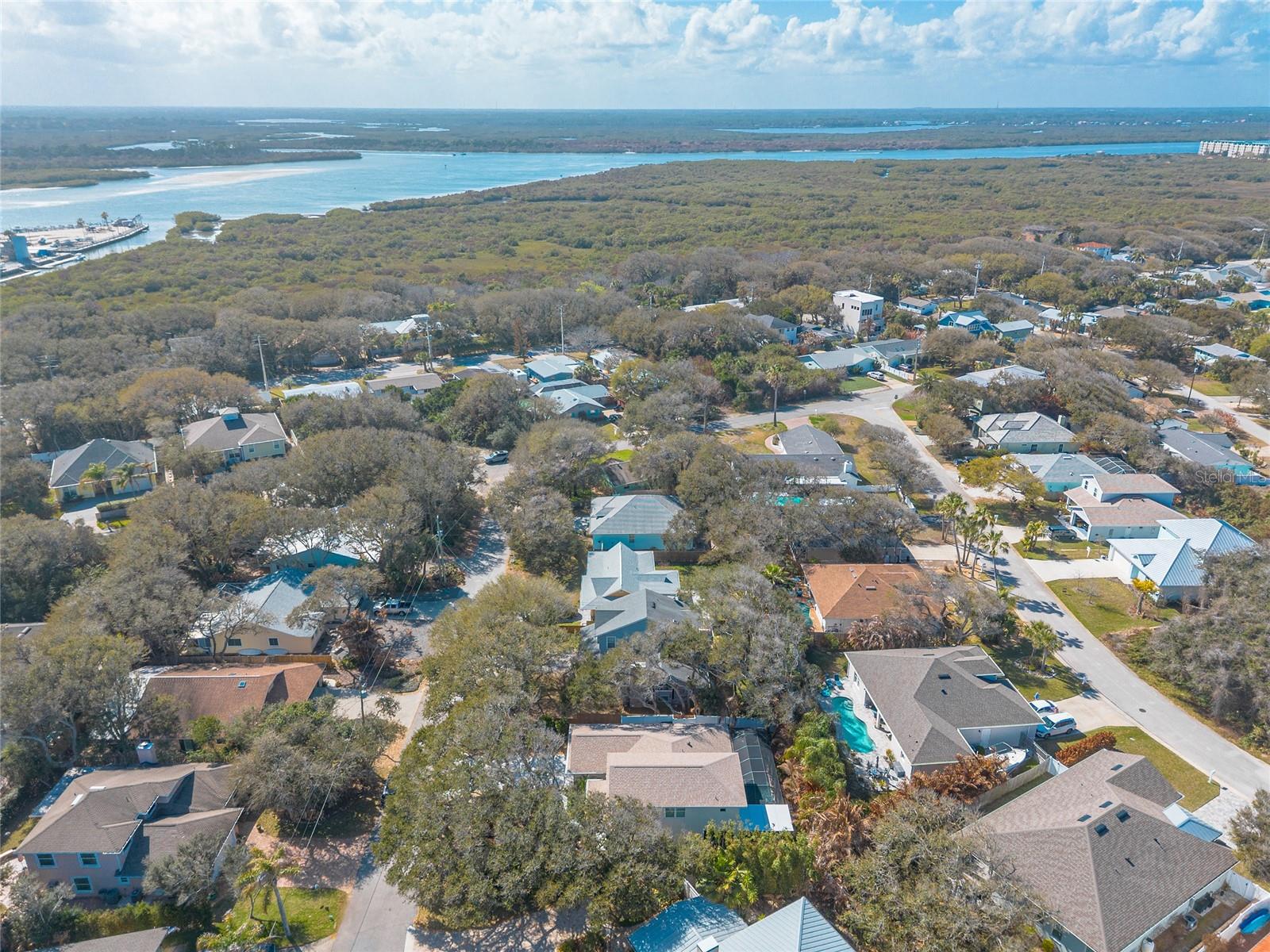 LIGHTHOUSE SHORES - Residential