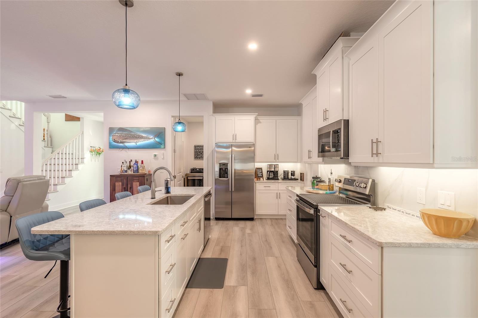 LIGHTHOUSE SHORES - Residential