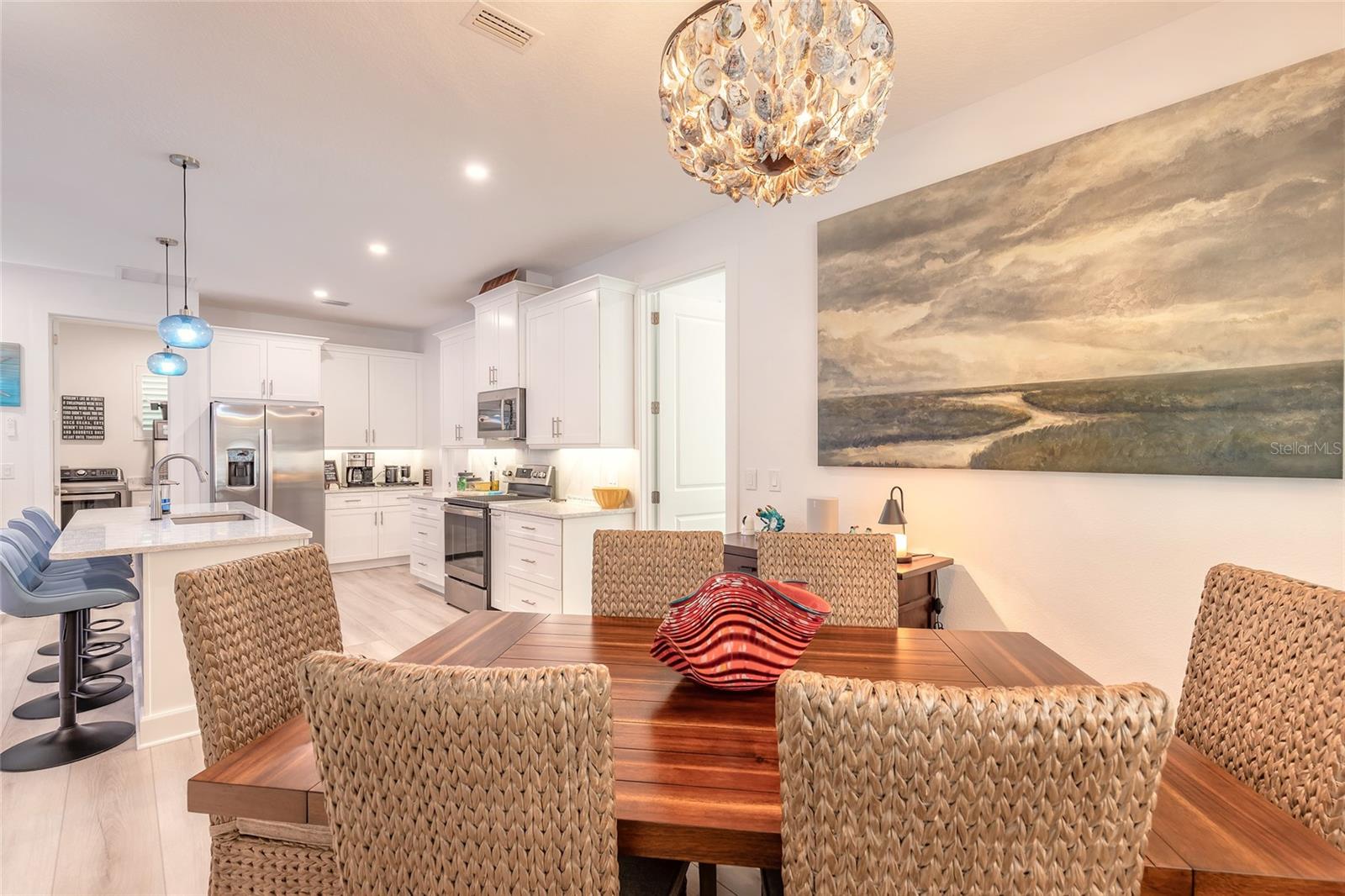 LIGHTHOUSE SHORES - Residential