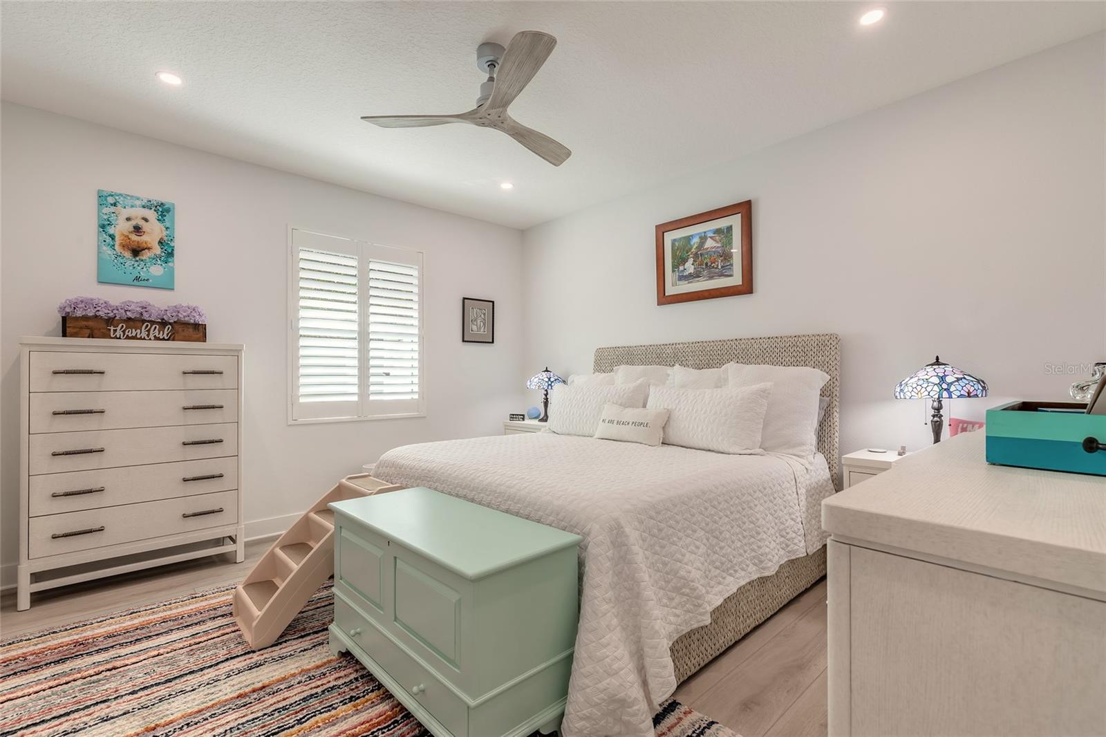 LIGHTHOUSE SHORES - Residential