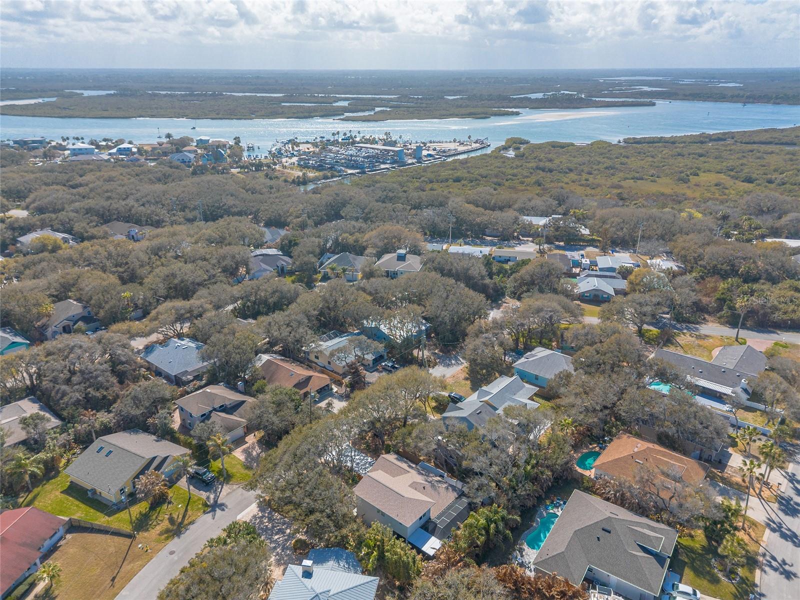 LIGHTHOUSE SHORES - Residential