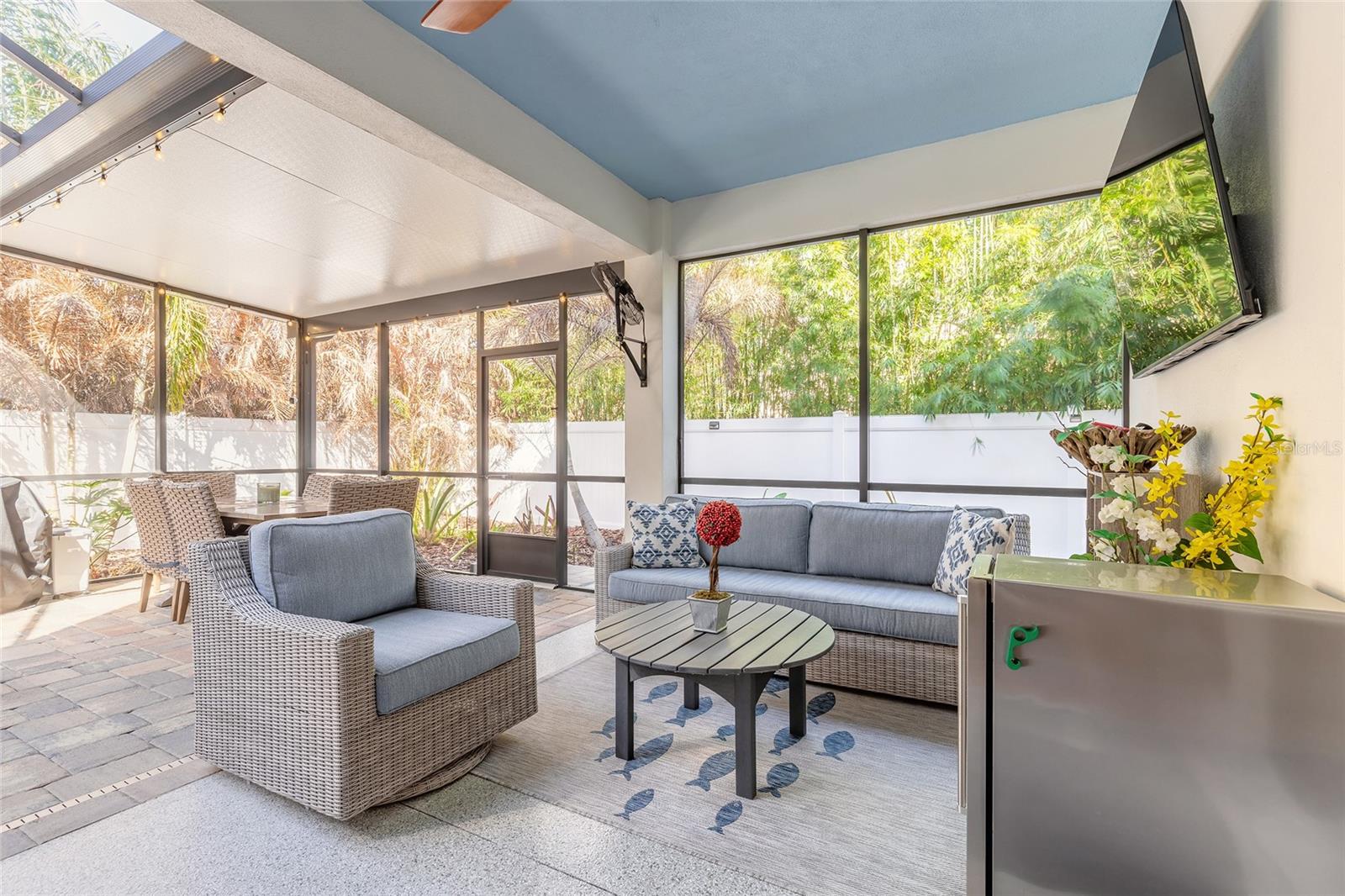 LIGHTHOUSE SHORES - Residential