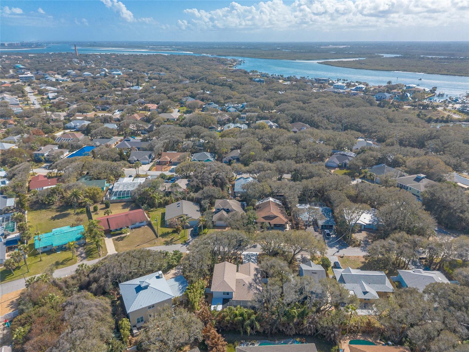 LIGHTHOUSE SHORES - Residential