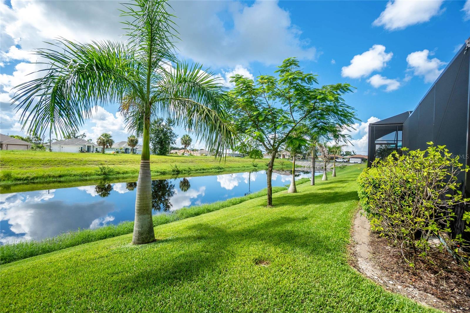 ROTONDA WHITE MARSH - Residential