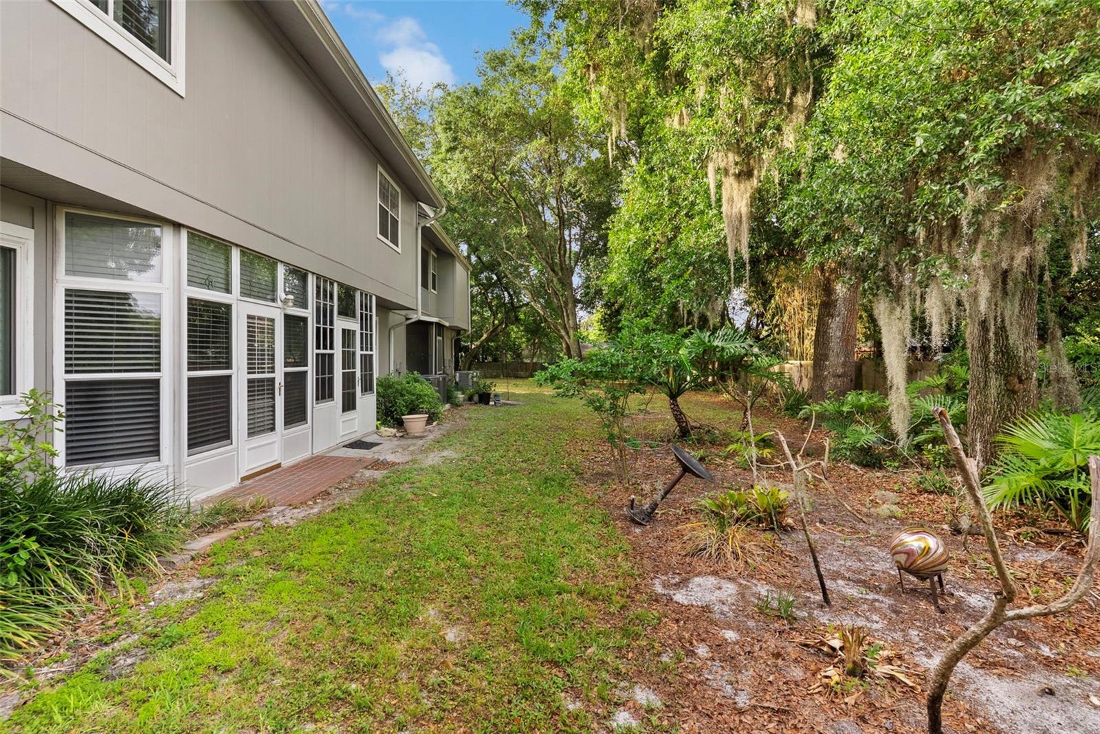 OAK HARBOUR CONDOMINIUM - Residential