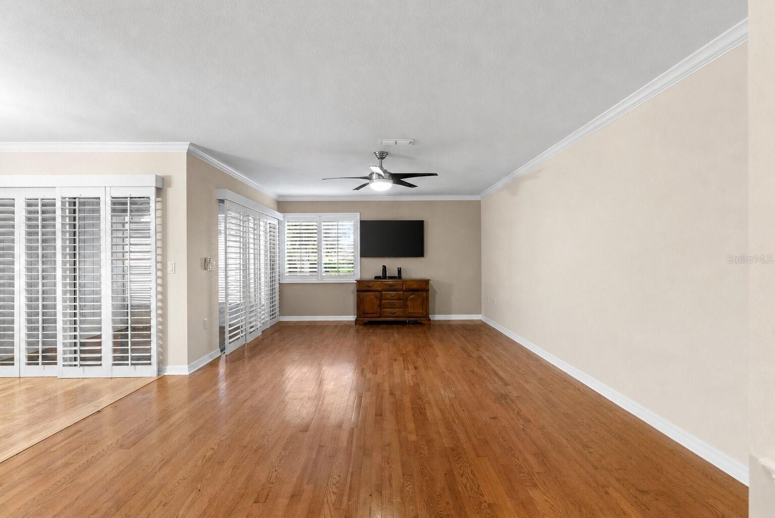 OAK HARBOUR CONDOMINIUM - Residential