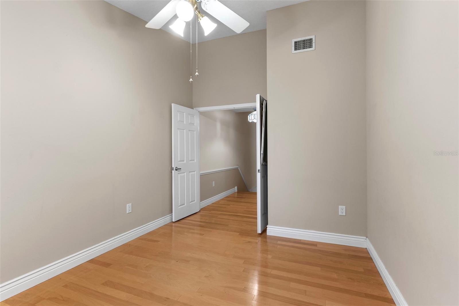 OAK HARBOUR CONDOMINIUM - Residential