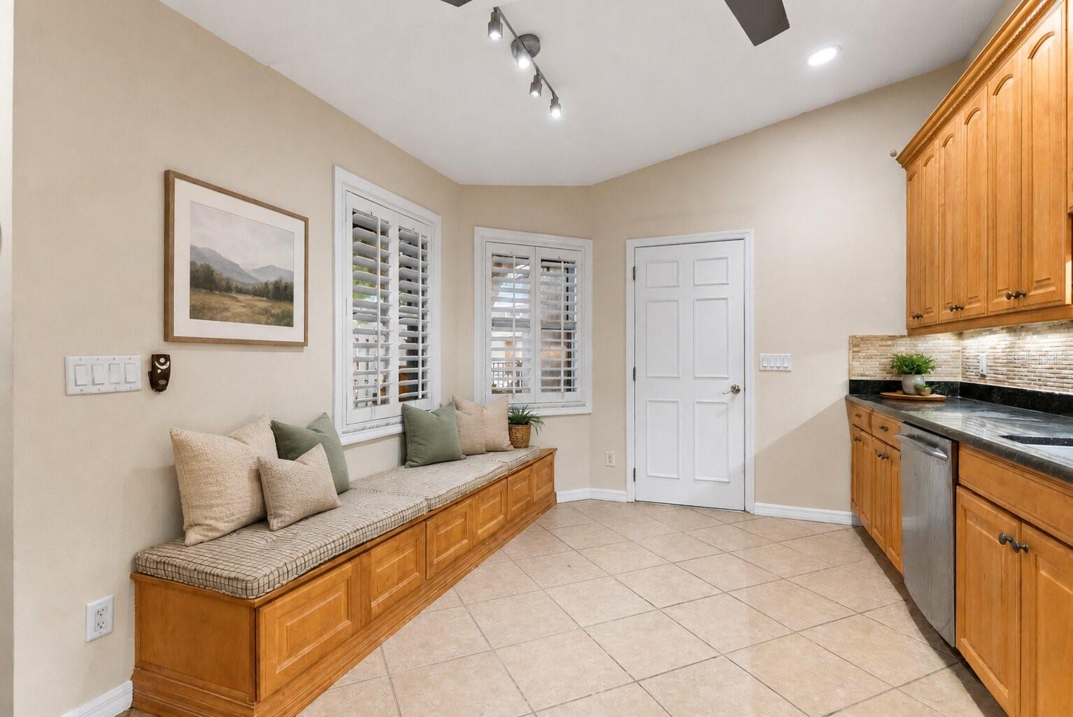 OAK HARBOUR CONDOMINIUM - Residential