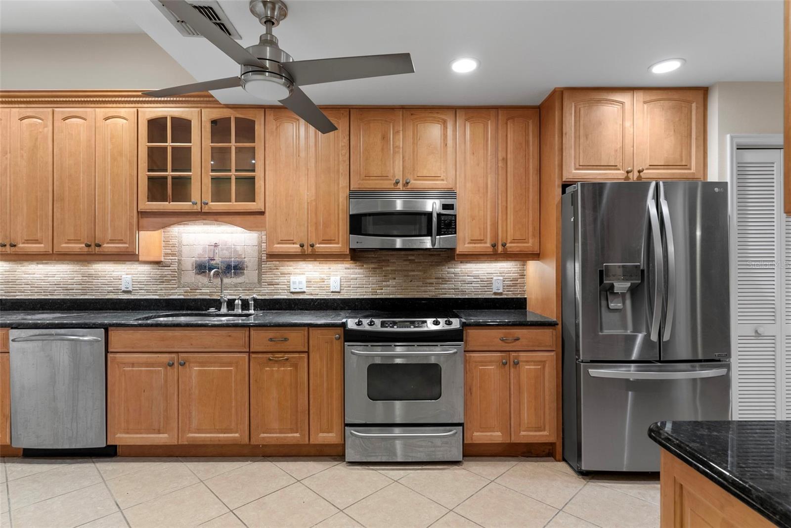 OAK HARBOUR CONDOMINIUM - Residential