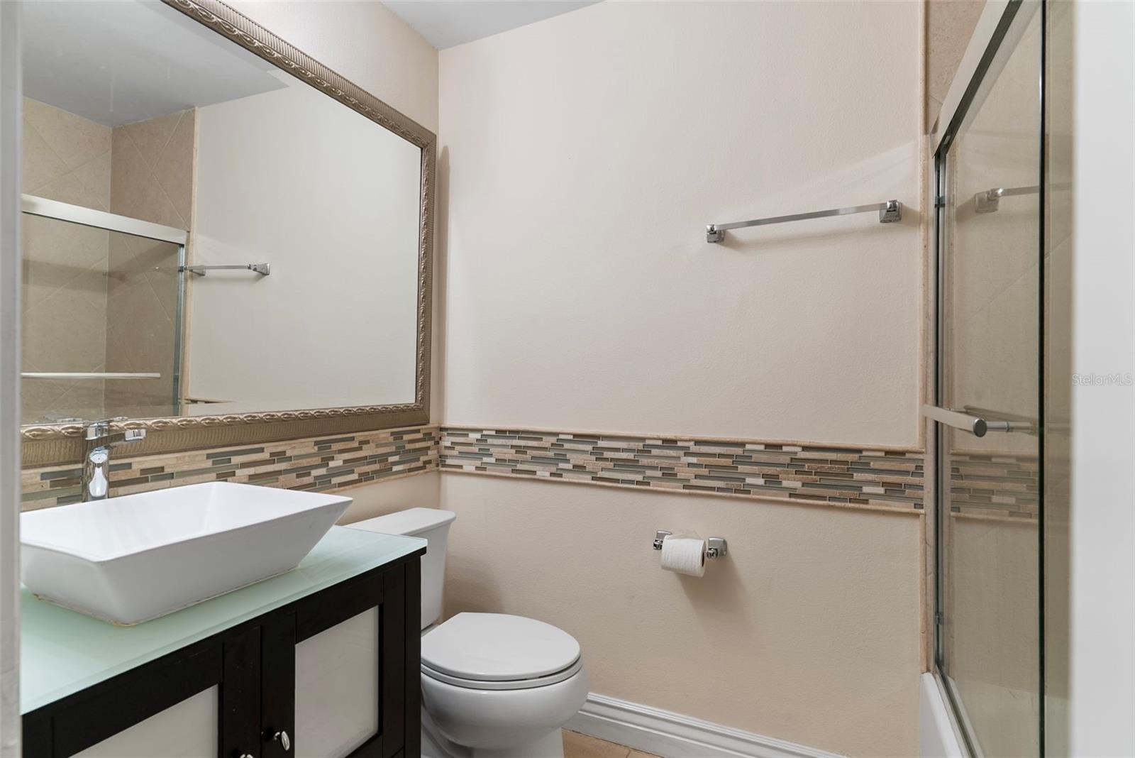 OAK HARBOUR CONDOMINIUM - Residential