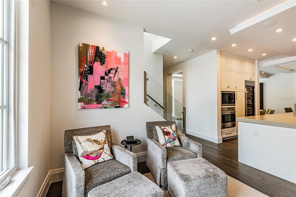 SOUTH INTERLACHEN PLACE 86/129 LOT 1 - Residential