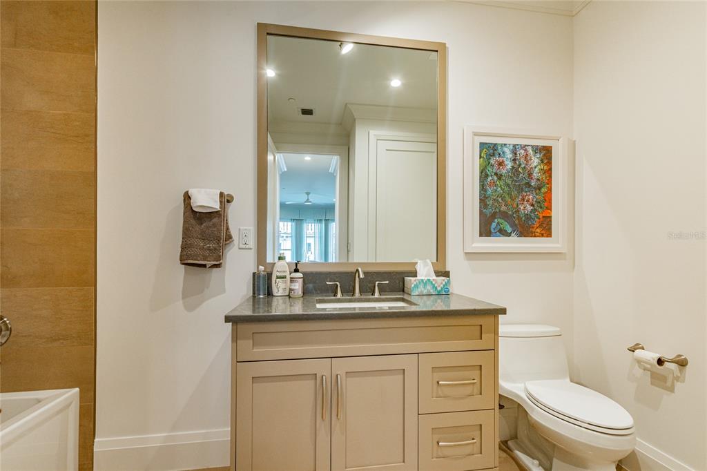 SOUTH INTERLACHEN PLACE 86/129 LOT 1 - Residential