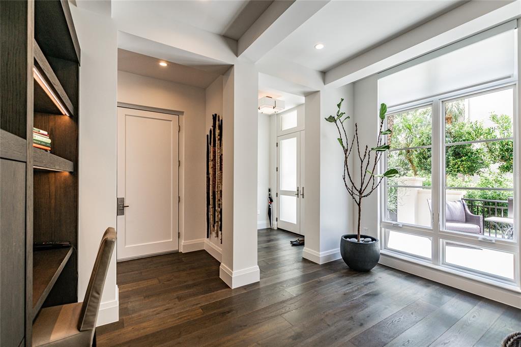 SOUTH INTERLACHEN PLACE 86/129 LOT 1 - Residential