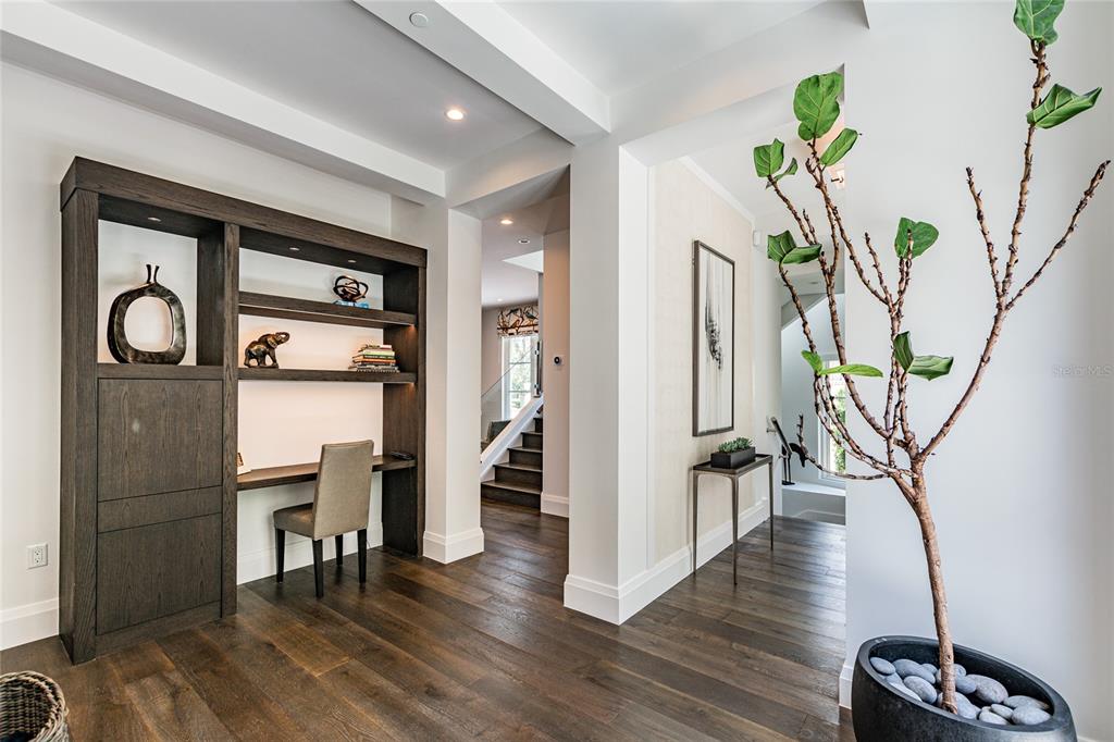 SOUTH INTERLACHEN PLACE 86/129 LOT 1 - Residential