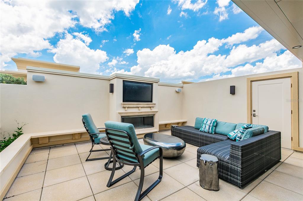 SOUTH INTERLACHEN PLACE 86/129 LOT 1 - Residential