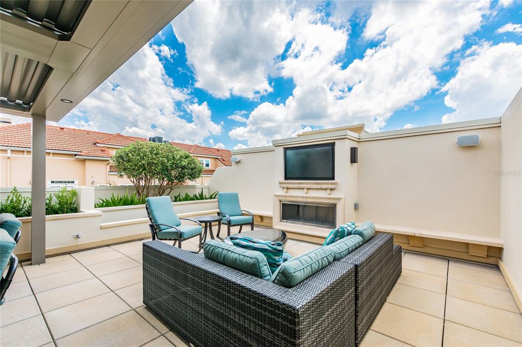 SOUTH INTERLACHEN PLACE 86/129 LOT 1 - Residential