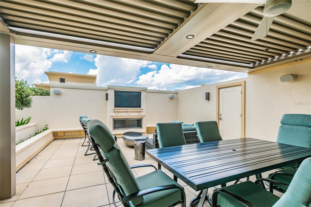 SOUTH INTERLACHEN PLACE 86/129 LOT 1 - Residential