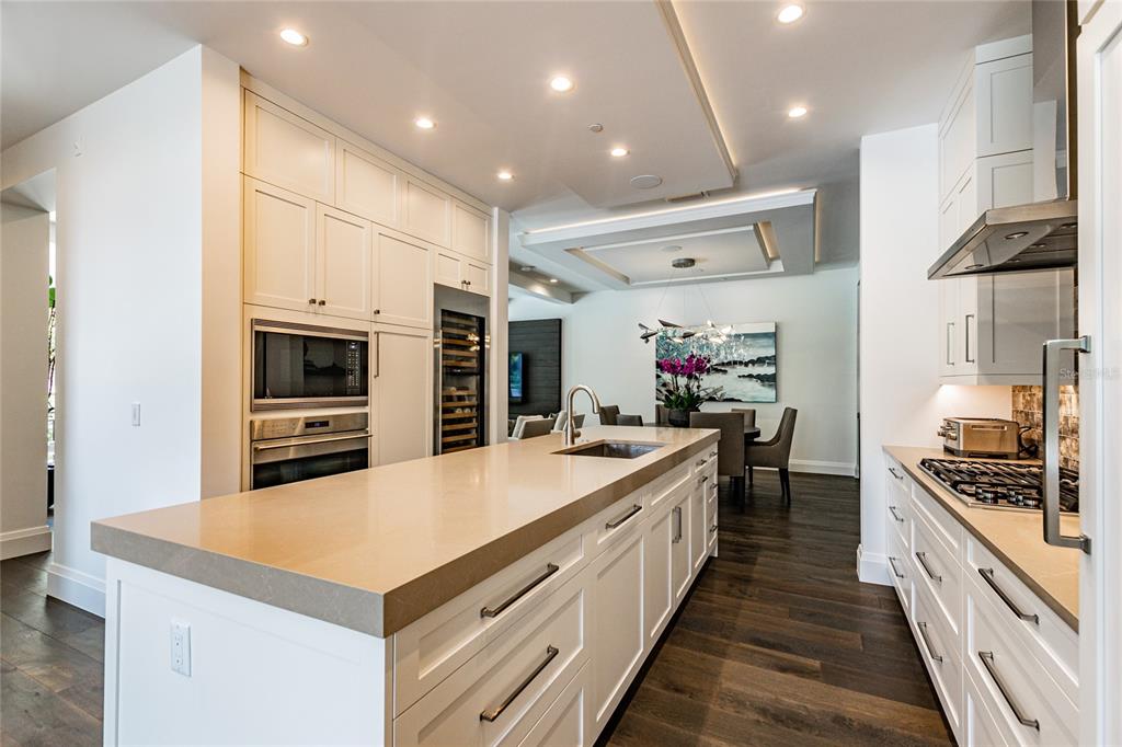 SOUTH INTERLACHEN PLACE 86/129 LOT 1 - Residential