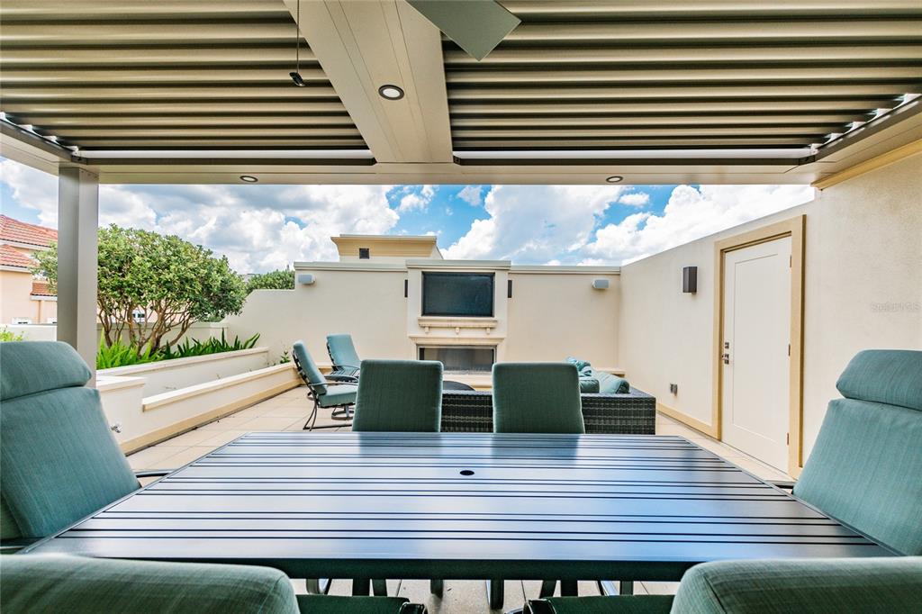 SOUTH INTERLACHEN PLACE 86/129 LOT 1 - Residential