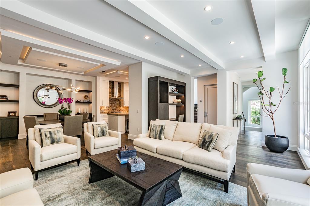 SOUTH INTERLACHEN PLACE 86/129 LOT 1 - Residential