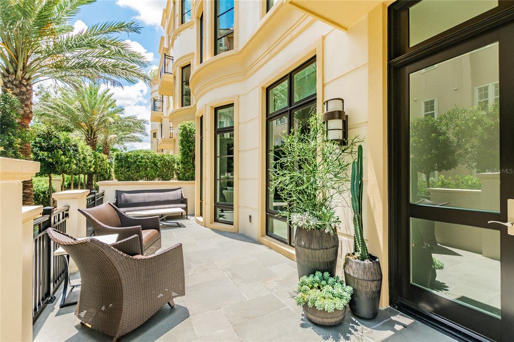 SOUTH INTERLACHEN PLACE 86/129 LOT 1 - Residential