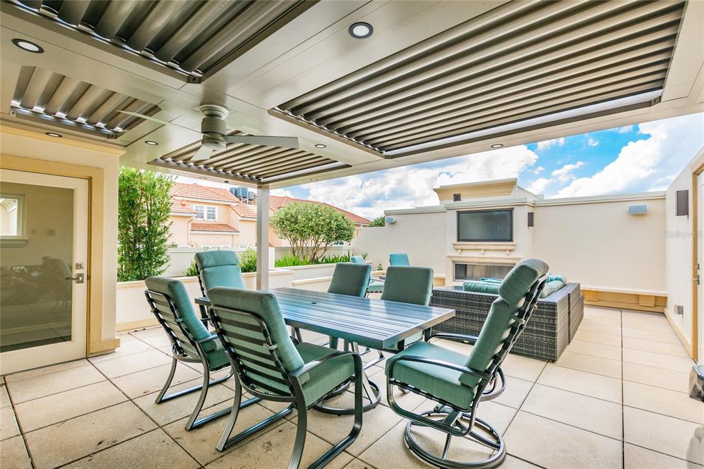 SOUTH INTERLACHEN PLACE 86/129 LOT 1 - Residential