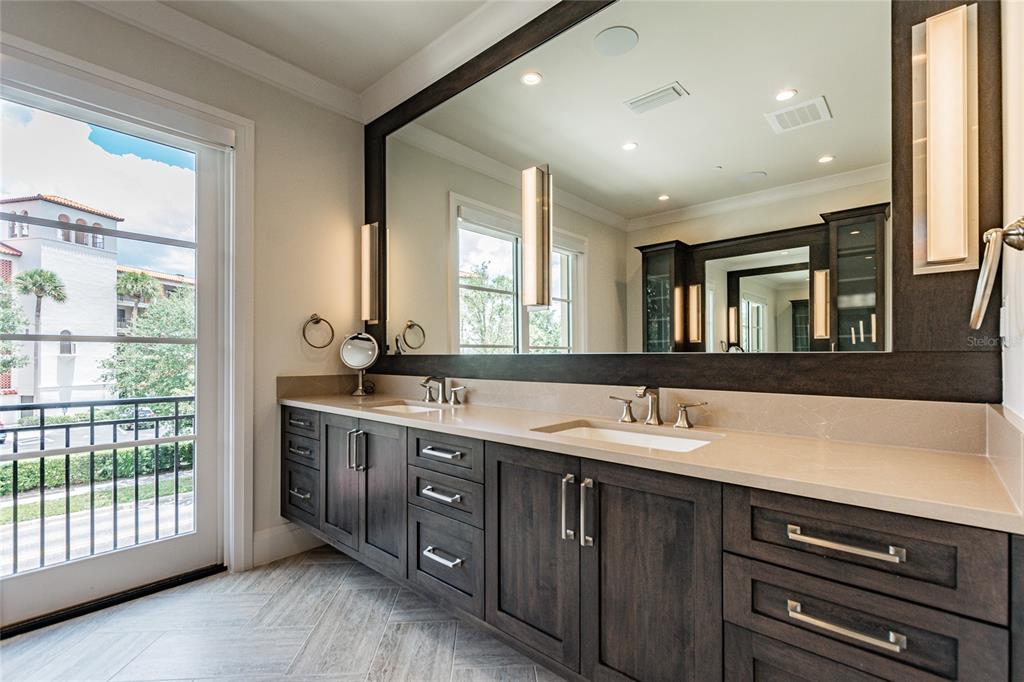 SOUTH INTERLACHEN PLACE 86/129 LOT 1 - Residential