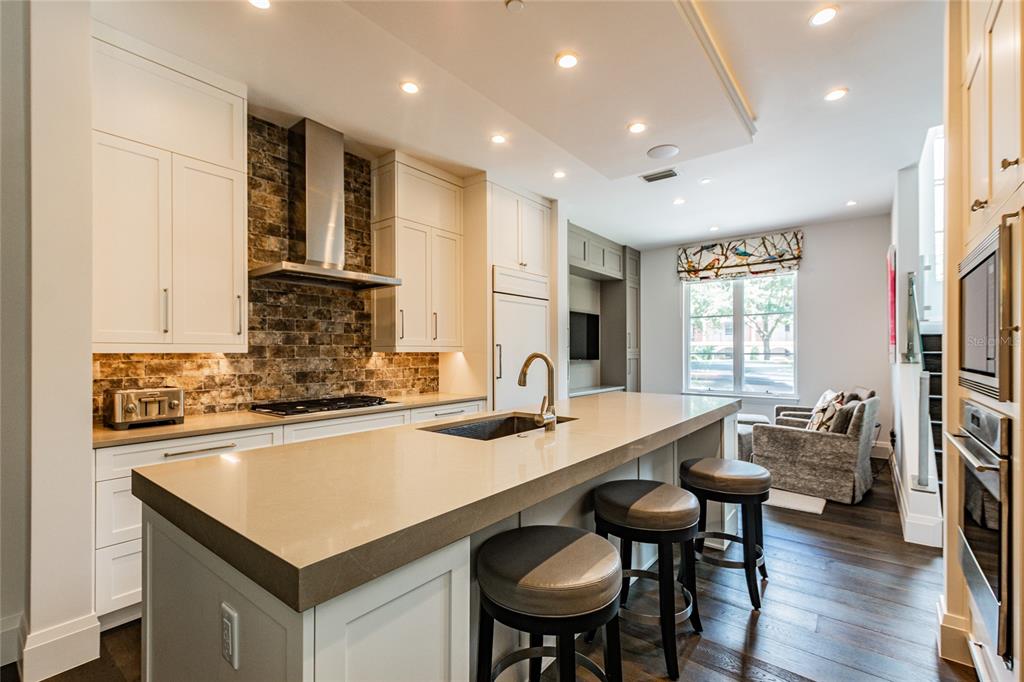 SOUTH INTERLACHEN PLACE 86/129 LOT 1 - Residential