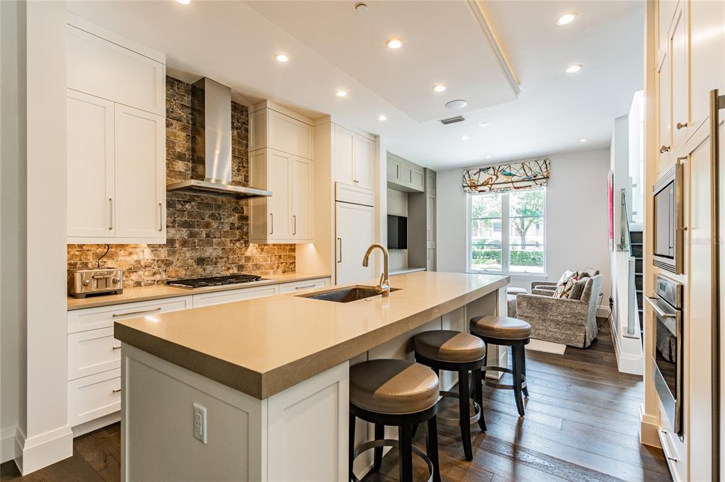 SOUTH INTERLACHEN PLACE 86/129 LOT 1 - Residential