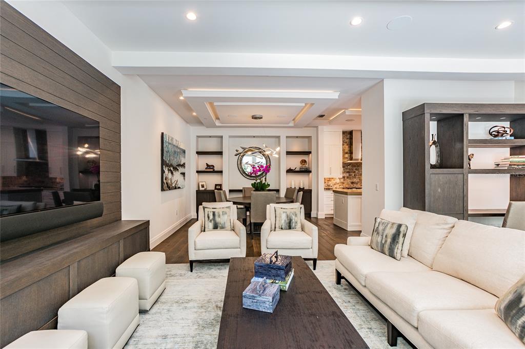 SOUTH INTERLACHEN PLACE 86/129 LOT 1 - Residential