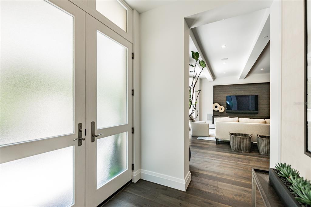 SOUTH INTERLACHEN PLACE 86/129 LOT 1 - Residential