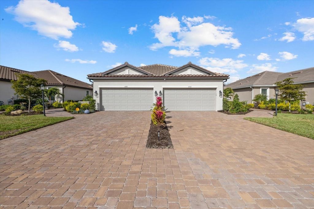 Photo of 6065 Mesa Gln Gln, Bradenton, FL 34203 (MLS # A4685083)