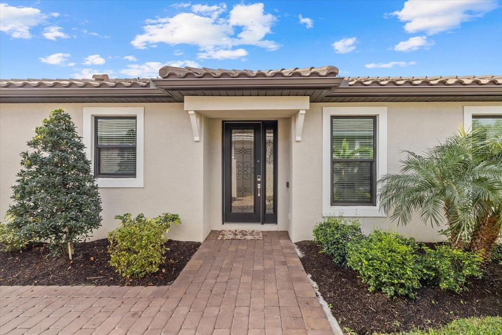 Photo of 6065 Mesa Gln Gln, Bradenton, FL 34203 (MLS # A4685083)