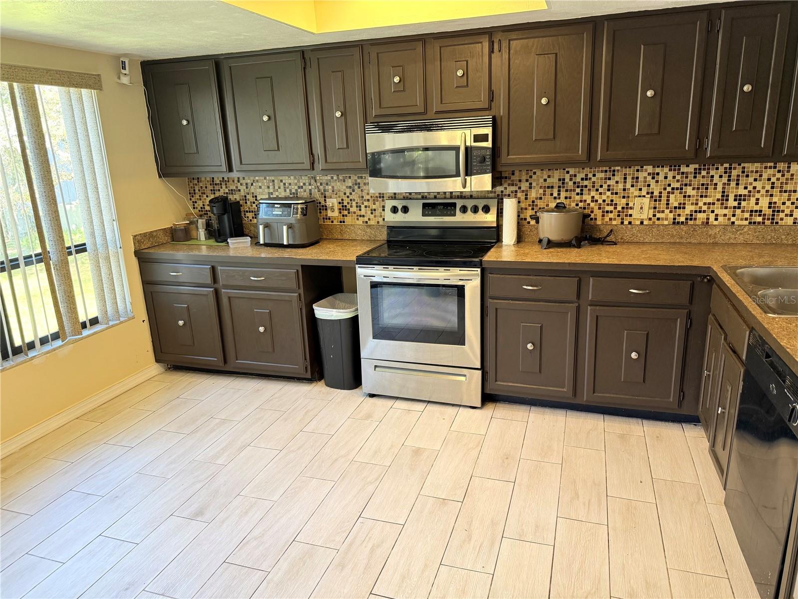 RIVER OAKS CONDO I - Residential