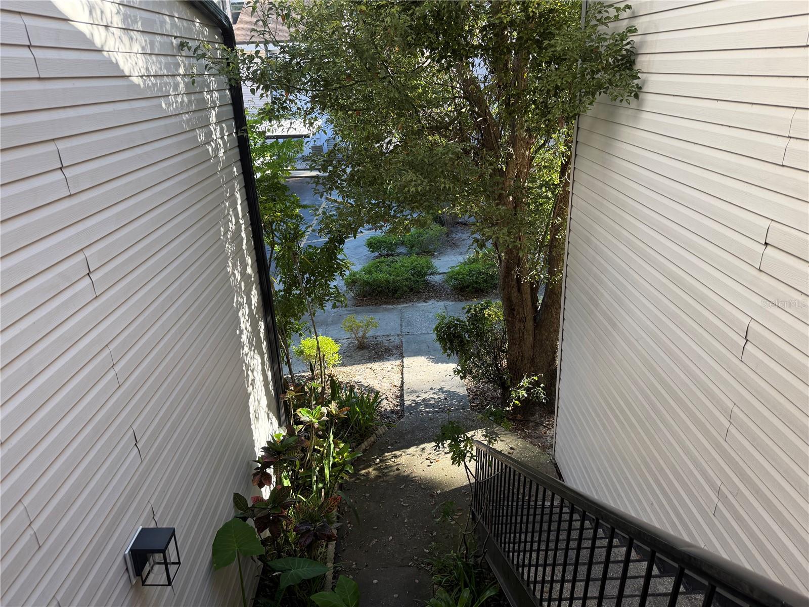 RIVER OAKS CONDO I - Residential