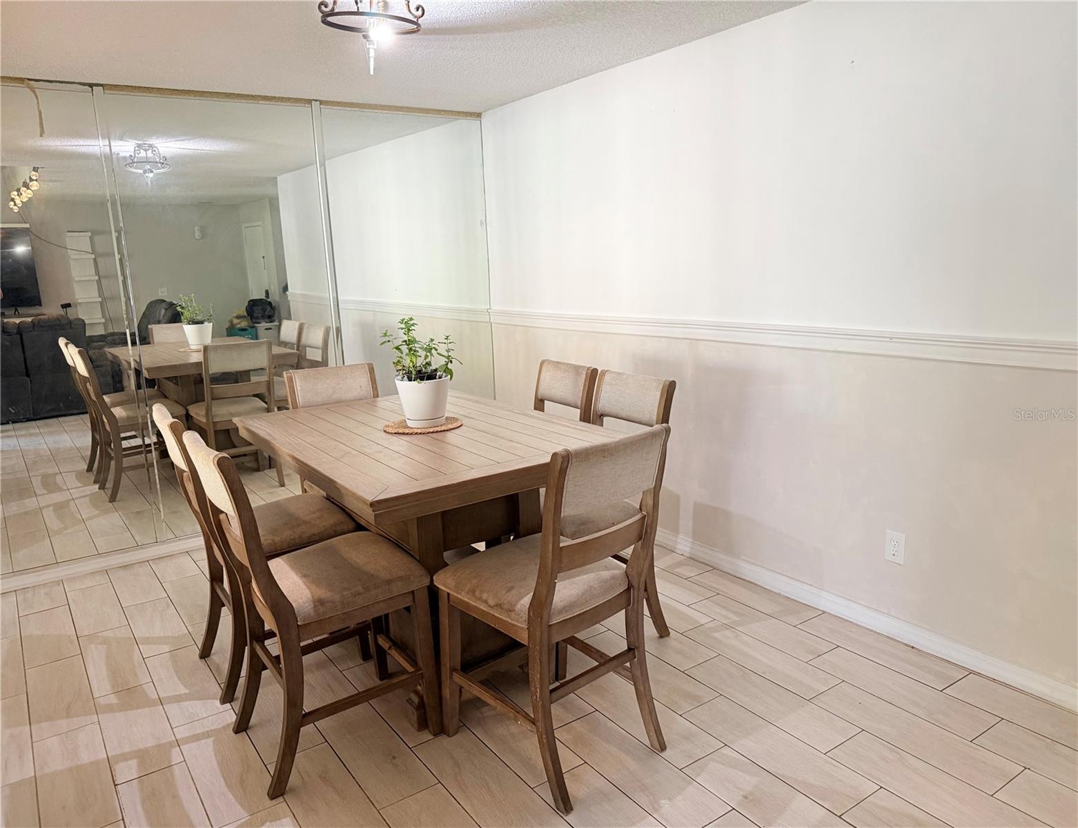 RIVER OAKS CONDO I - Residential