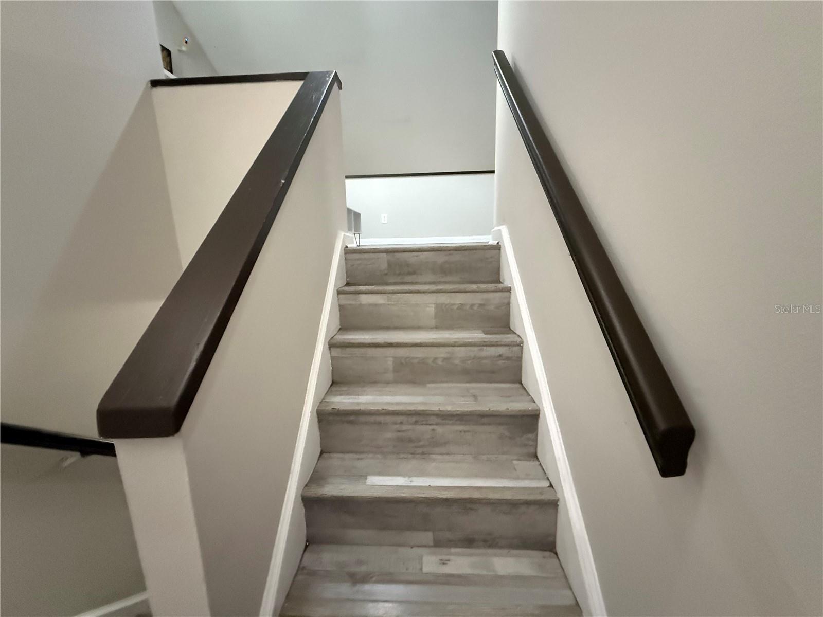 RIVER OAKS CONDO I - Residential