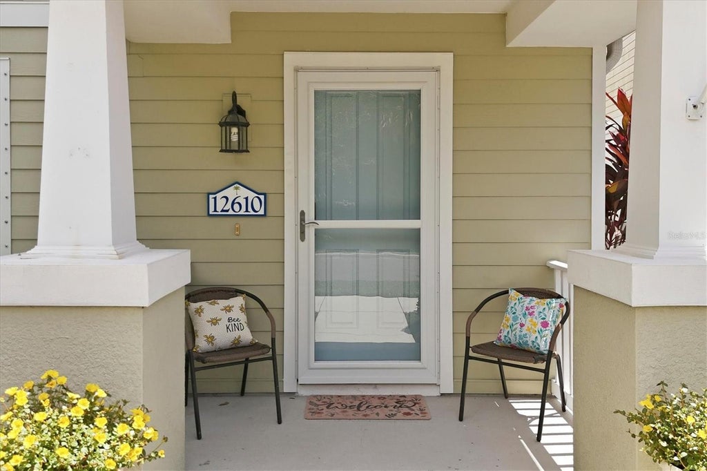 Photo of 12610 Shimmering Oak Circle, Venice, FL 34293 (MLS # A4704694)